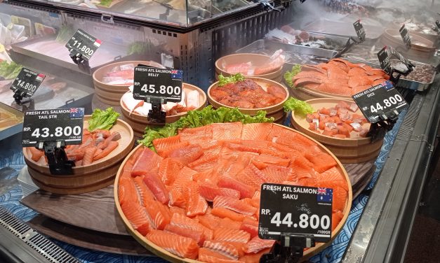 Mengapa daging salmon berwarna merah?