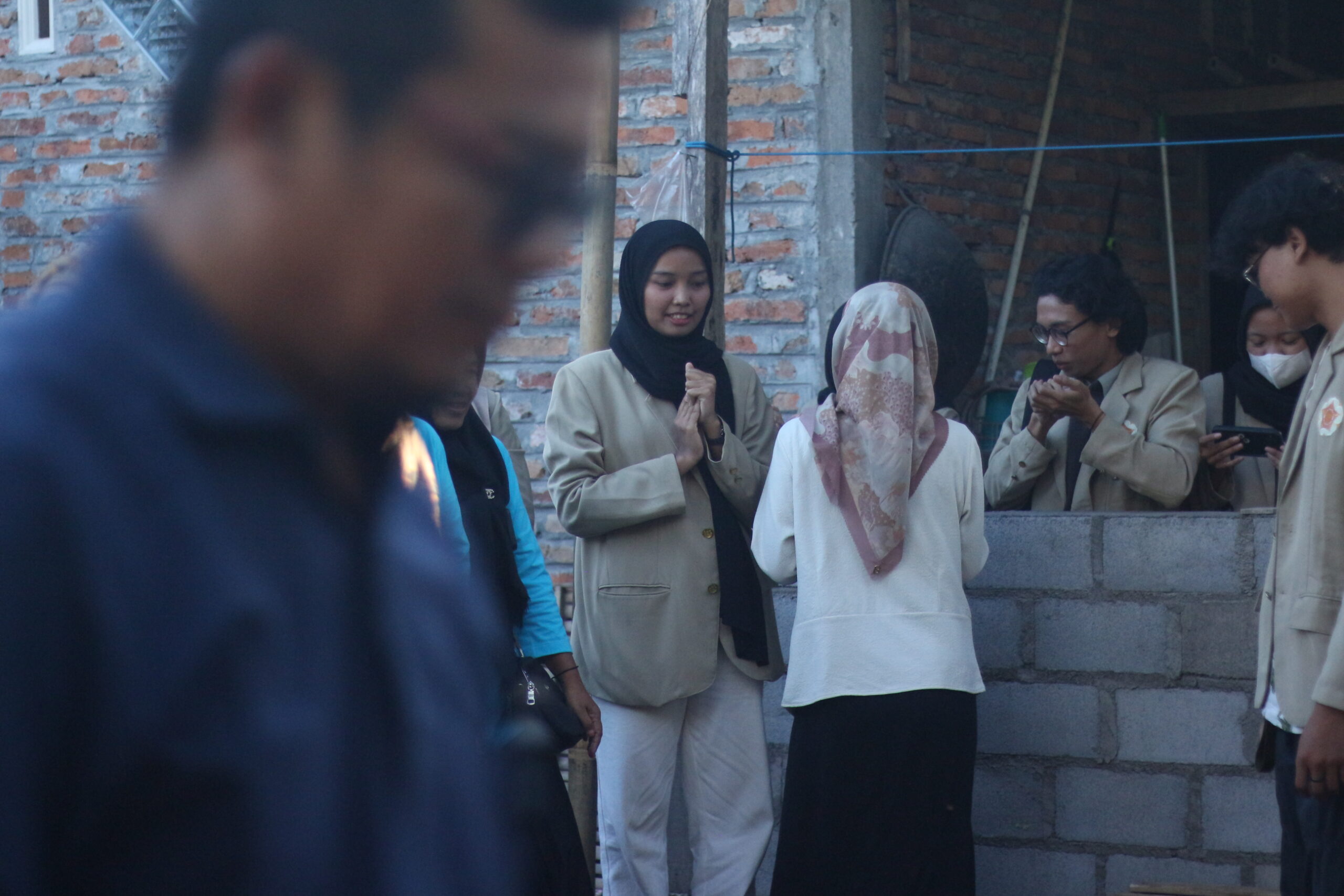 Anggota tim AquaPower, Nurul Habibah, saat sesi tanya jawab. ©Media dan Informasi Keluarga Mahasiswa Ilmu Perikanan.